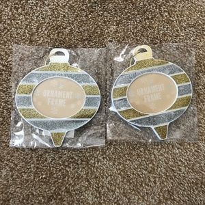 2 Ornament picture frame